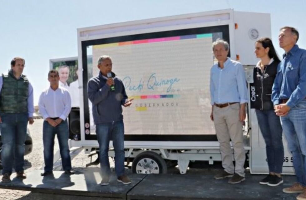 Quiroga mostró en Añelo su plan de infraestructura, mordenización y conectividad para la provincia