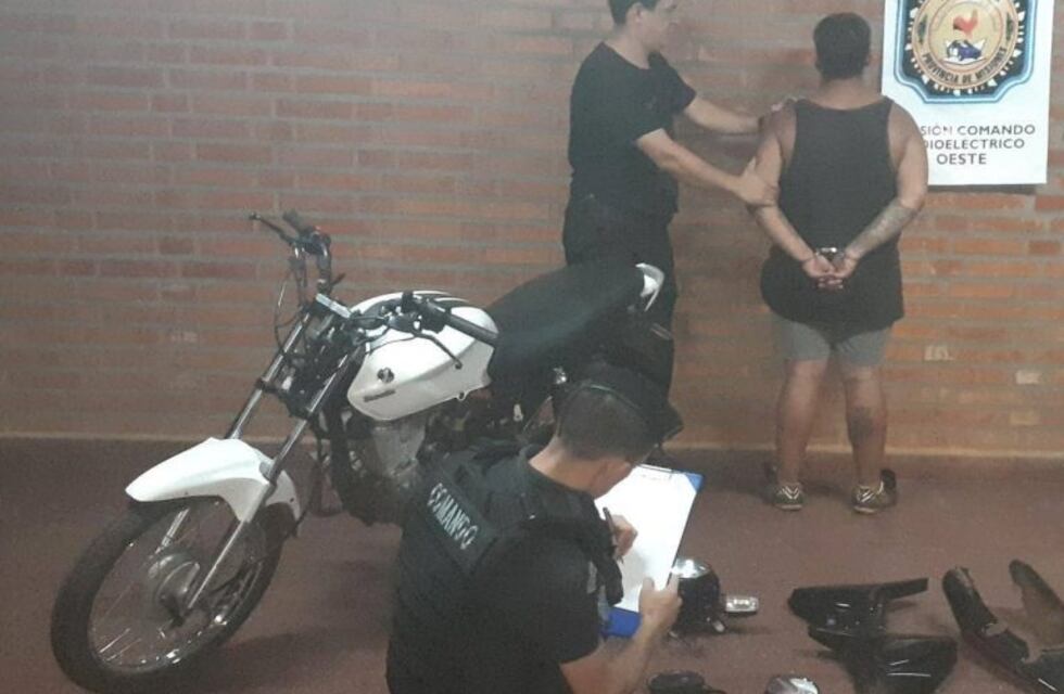 Recuperan moto robada y detienen al autor que intentó huir cuando llegó la policía