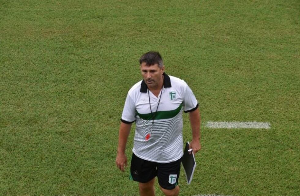 Cristian Domizi seguirá siendo el entrenador de Sportivo Belgrano