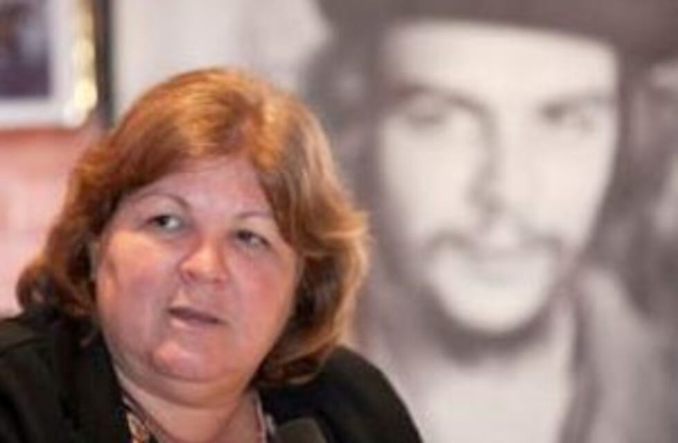 Aleida Guevara visitó el Colegio Provincial que lleva el nombre de su padre