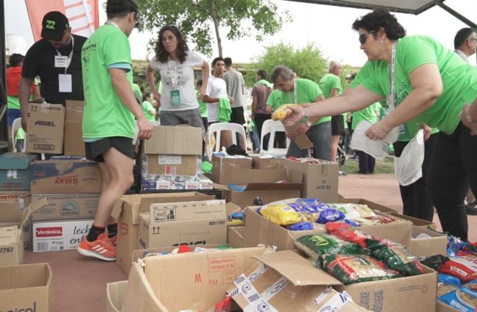 Exitosa colecta solidaria en la Correcaminata por el Atuel