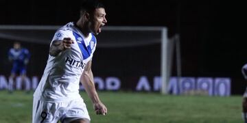 Mauro Zárate gritó en Santa Fe\u002E (Foto: Web)