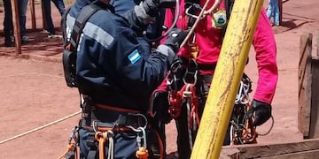 Los bomberos intervinieron para sacar el cadáver del pozo\u002E
