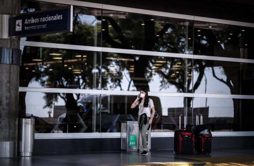 Coronavirus en Argentina: un trabajador de Aeroparque tiene Covid-19 y 100 personas debieron ser aisladas