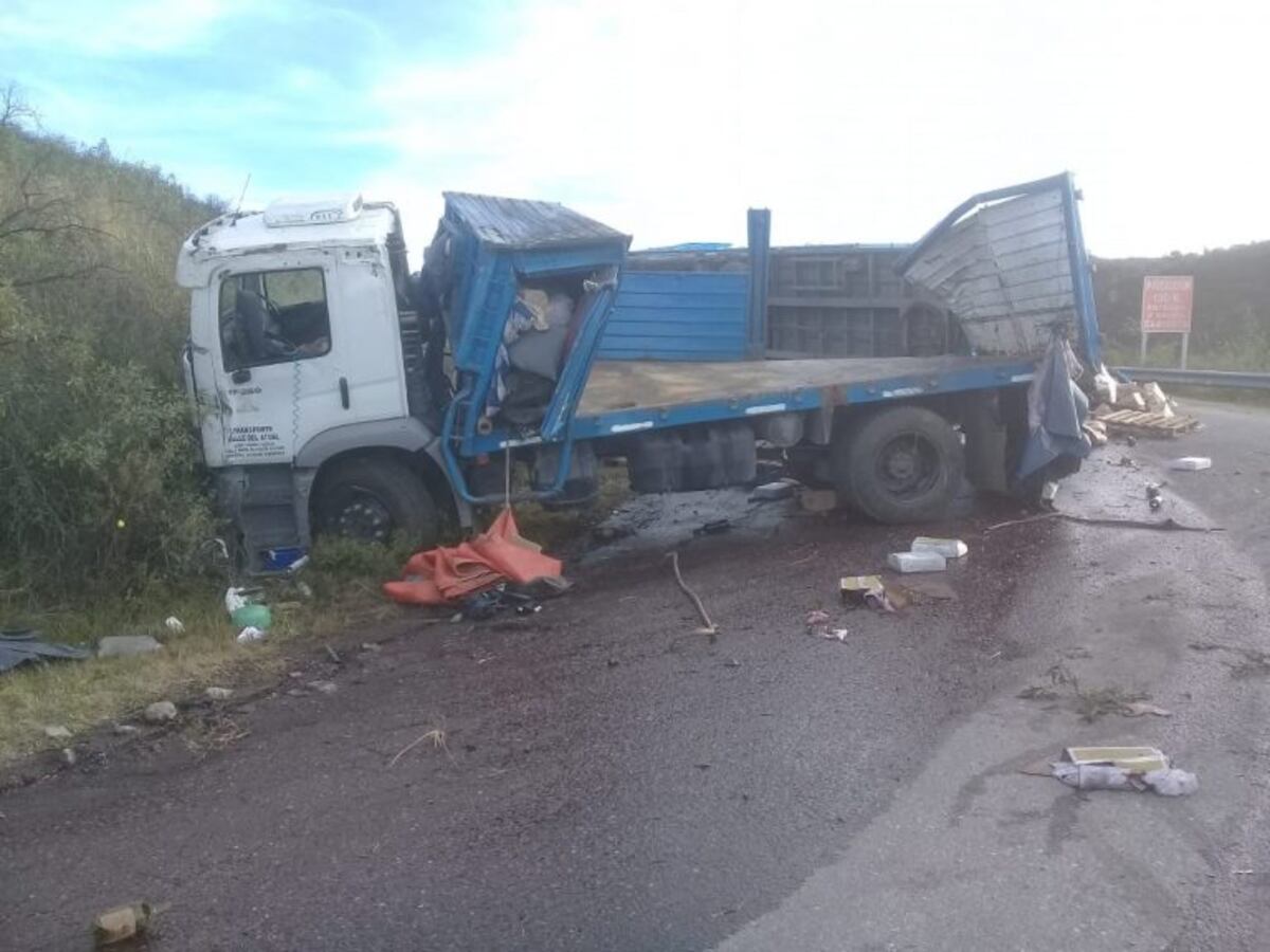 Camión estrellado\u002E Falda del Carmen\u002E