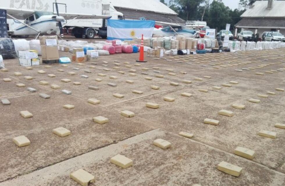 Santo Tomé: Incineraron 6500 kilos de marihuana durante la "Quema Nacional de Droga"