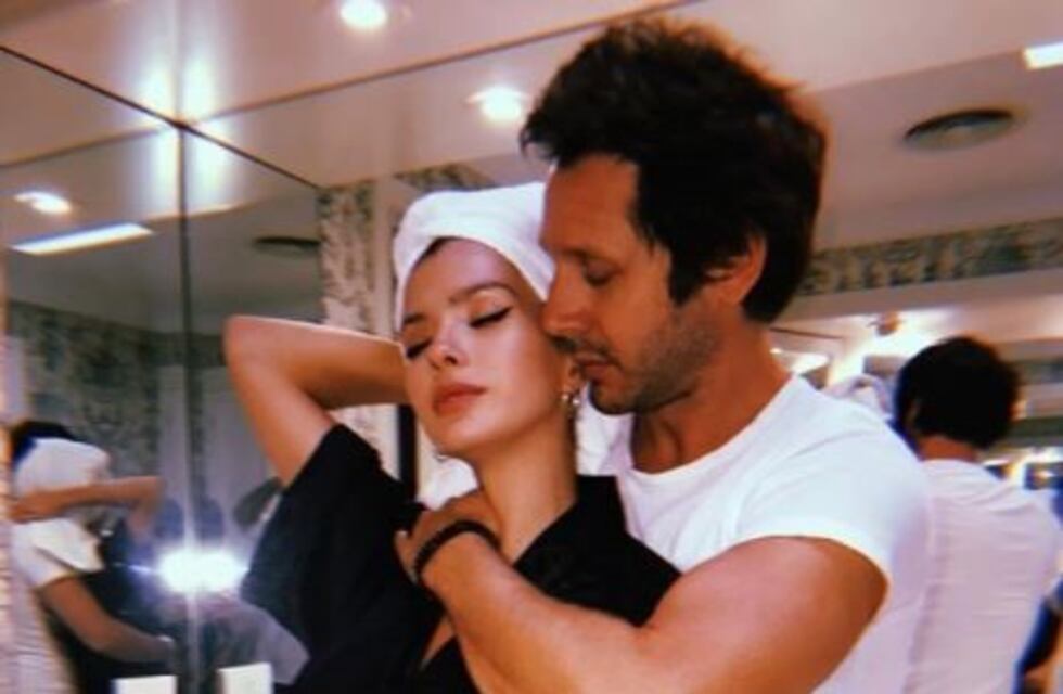 La particular forma de la China Suárez para darle la teta a Magnolia