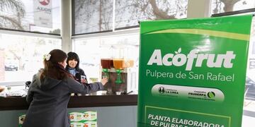 De la planta a la mesa: nuevo envase de pulpa de frutas para consumo familiar