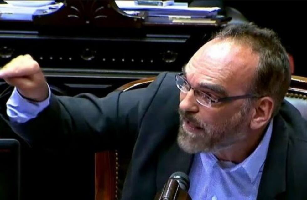 Fernando Iglesias denunció que fue agredido por un diputado del oficialismo durante la sesión especial