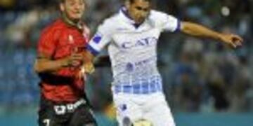 Temperley le ganu00f3 esta noche a Godoy Cruz, 1 a 0, con gol de Marcos Figueroa a los 46 minutos del segundo tiempo, en el partido que jugaron en el estadio Alfredo Beranger .