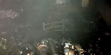 Así quedó el interior de la casa tras la explosión\u002E (Fuente: Diario Chaco)