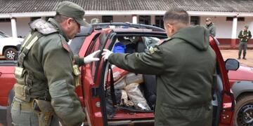 Detuvieron a seis personas y secuestraron más de 500 kilos de marihuana en Virasoro\u002E (Foto: Gendarmería)