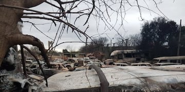 El incendio afectó a unos 40 vehículos en un depósito municipal\u002E