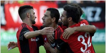 Los dirigentes de Newell's iniciaron gestiones para que el cotejo ante Estudiantes se juegue el su00e1bado a las 21