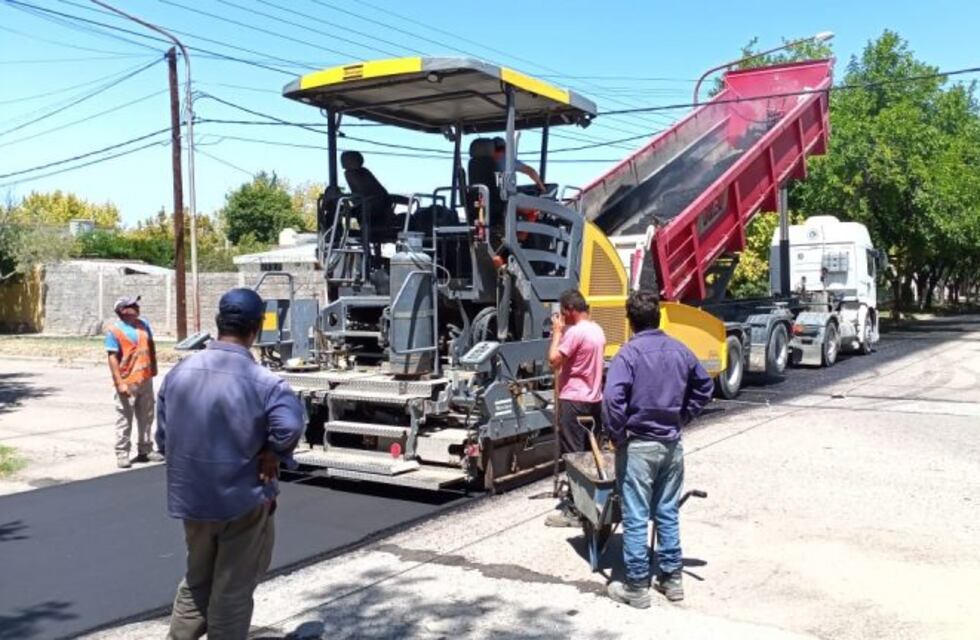 Continúa el plan de asfaltado de calles en San Rafael