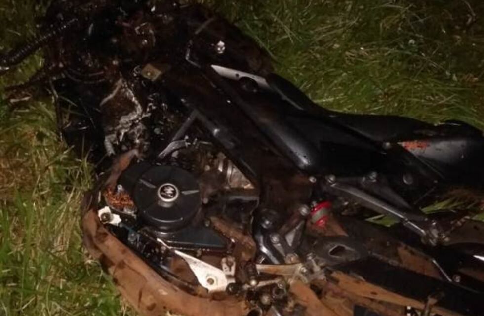 Dos jóvenes que viajaban en una moto murieron tras un choque