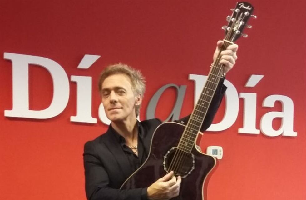 Cae cantó en vivo en la redacción de Día a Día