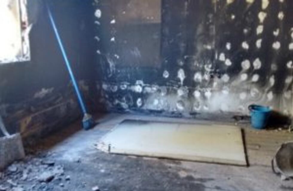 Una familia fue sorprendida por un incendio, perdieron todo y ahora piden ayuda