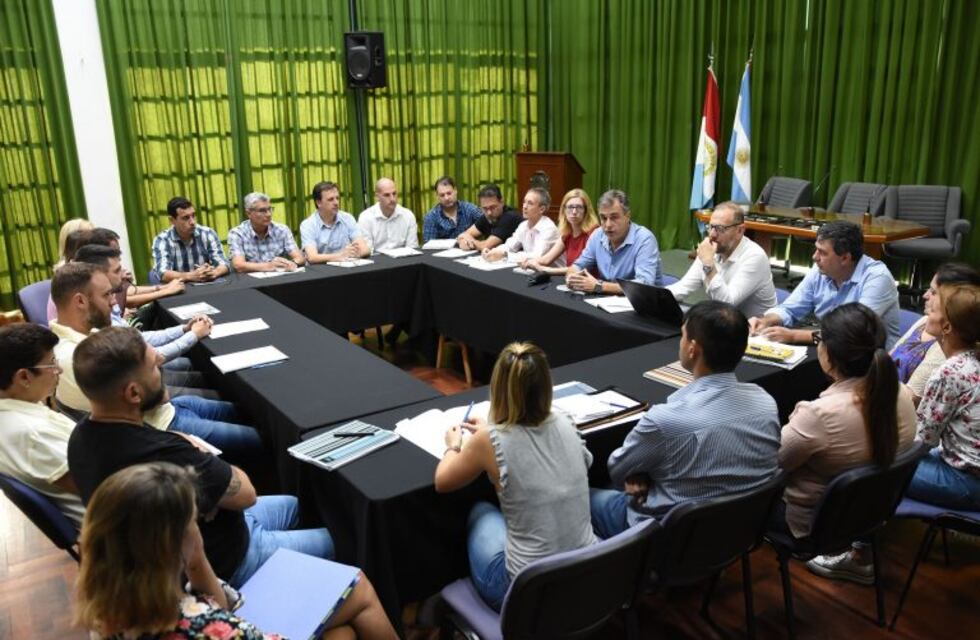 Luis Castellano anunció que los funcionarios del Ejecutivo se congelaron sus dietas
