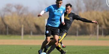 Mete como siempre\u002E Ahora, con Belgrano enfrente\u002E Para el Guille Farré es especial por su identificación con el Celeste\u002E