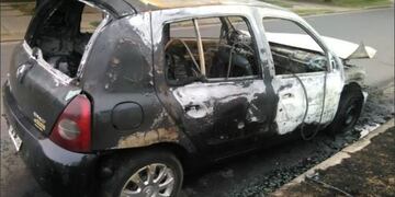 Apareció incendiado el auto usado en el crimen de zona sudoeste