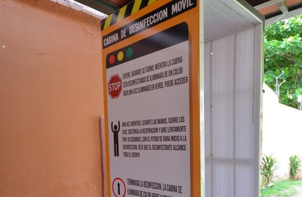 Un grupo de emprendedores de la ciudad comenzó a fabricar cabinas de desinfección