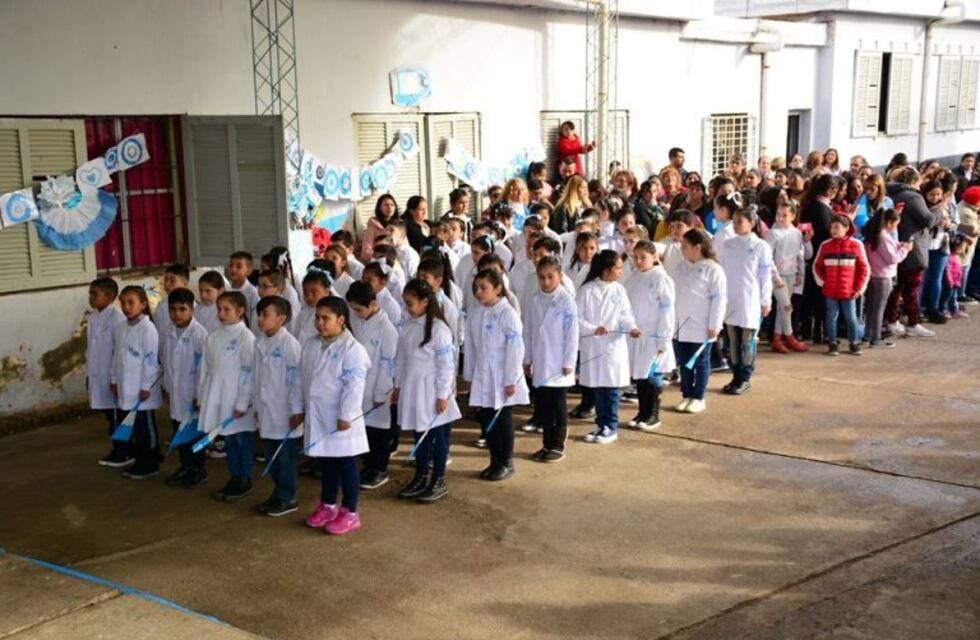 Prometieron la Bandera Nacional en la escuelita Paigés