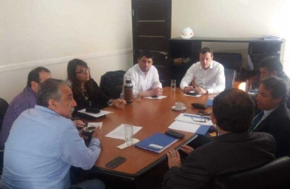 Se llegó a un acuerdo para mejorar servicios bancarios a estatales