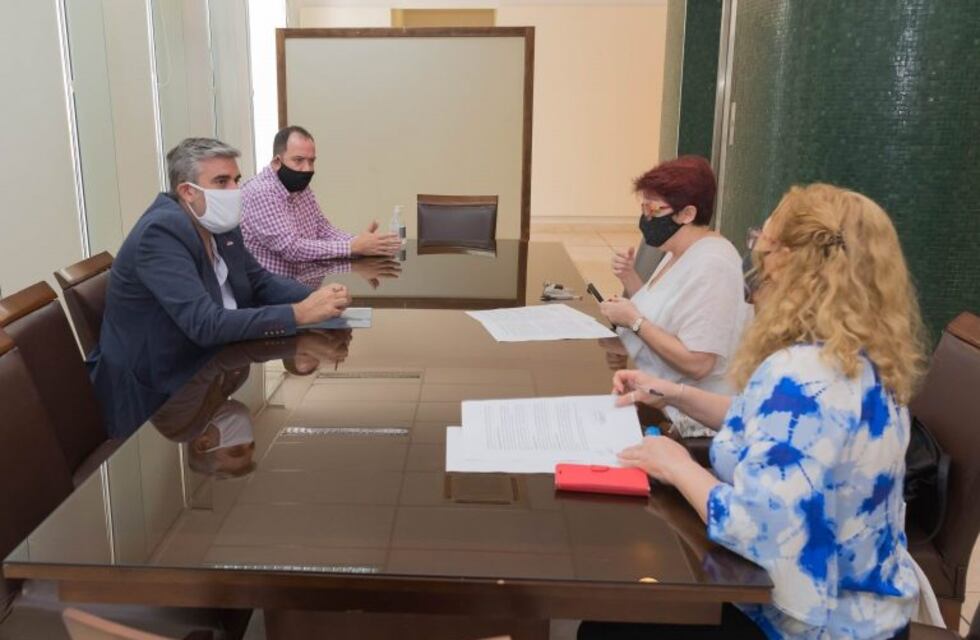 Firman convenio para establecer acciones en prevención del contagio del Covid-19