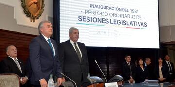 El vicegobernador Carlos Haquim, en su carácter de presidente de la Legislatura, recibió a Morales y lo invitó a pronunciar su mensaje al pleno de la Cámara\u002E