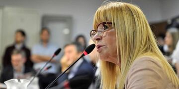 Aida Ayala hablando públicamente (Web)\u002E