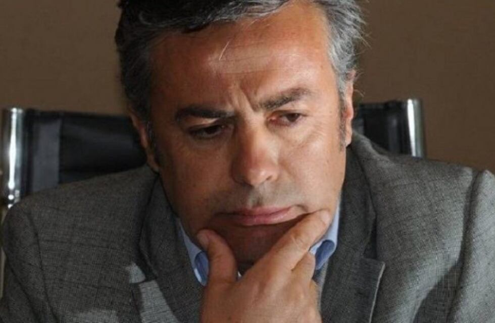 En absoluto hermetismo, Cornejo volvió a la provincia