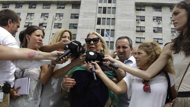 La Diputada Elisa Carriu00f3 se presentu00f3 en los Tribunales de Comodoro Py para ratificar la denuncia contra el actual  titular de la AFI rnDYN12, BUENOS AIRES 24/01/2017, LA DIPUTADA ELISA CARRIO RATIFICO LA DENUNCIA EN LOS TRIBUNALES DE COMODORO PY.FOTO:DYN/