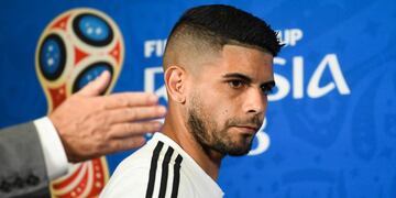 El volante compartió una caricatura del plantel creada por el dibujante Santiago Landaburo\u002E (AFP)