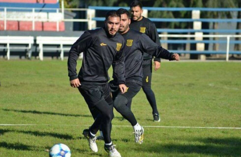 A un ex Instituto le rescindieron contrato por pelearse con un hincha en Instagram