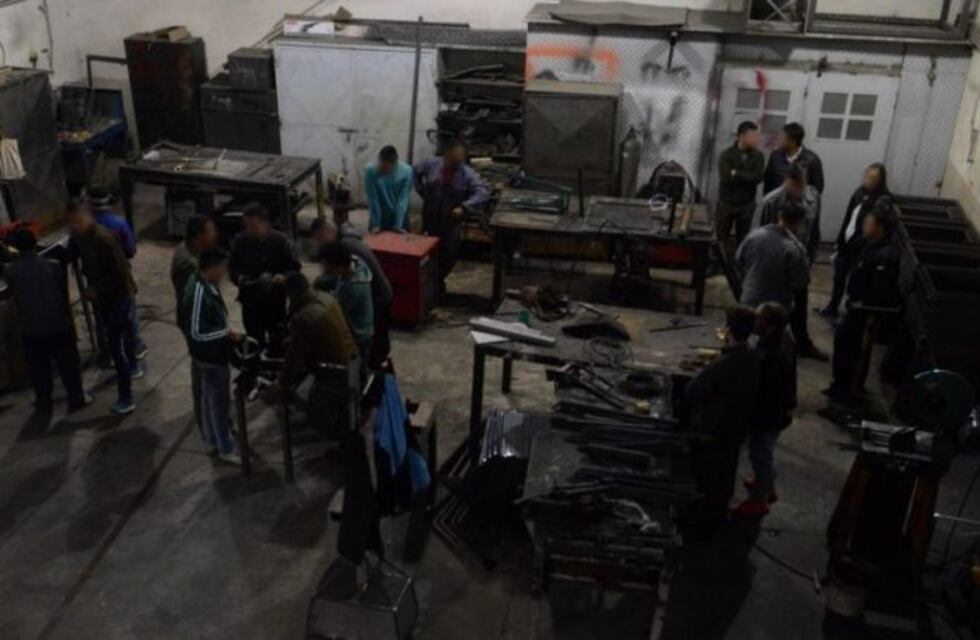 Siete de cada diez presos estudian o trabajan