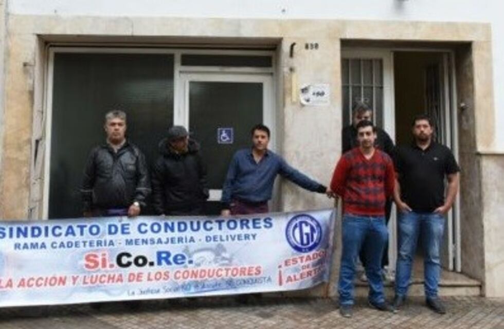 Los cadetes fueron al Concejo a pedir que se regule la actividad de Glovo, Rappi y Pedidos Ya