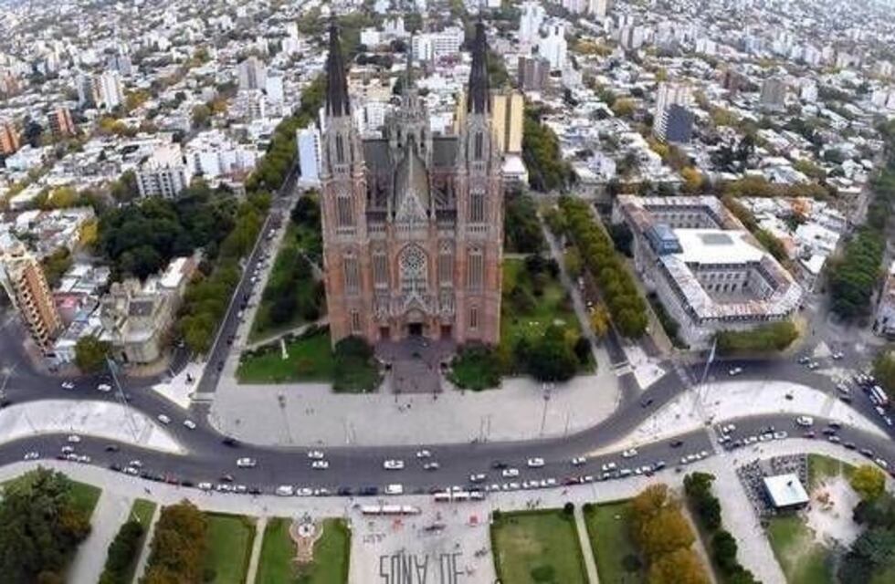 Comienzan las visitas guiadas gratuitas en distintos puntos de La Plata