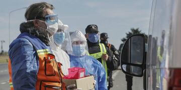 Este fin de semana largo inspeccionaron más de 19\u002E000 vehículos sobre los límites interprovinciales\u002E (@gobsantafe)