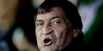 DYN616, BUENOS AIRES 27/10/2017, BANFIELD VS\u002E COLON\r\nFOTO:DYN/PABLO AHARONIAN\u002E cancha de banfield julio cesar falcioni campeonato torneo superliga de primera division futbol futbolistas partido banfield colon de santa fe