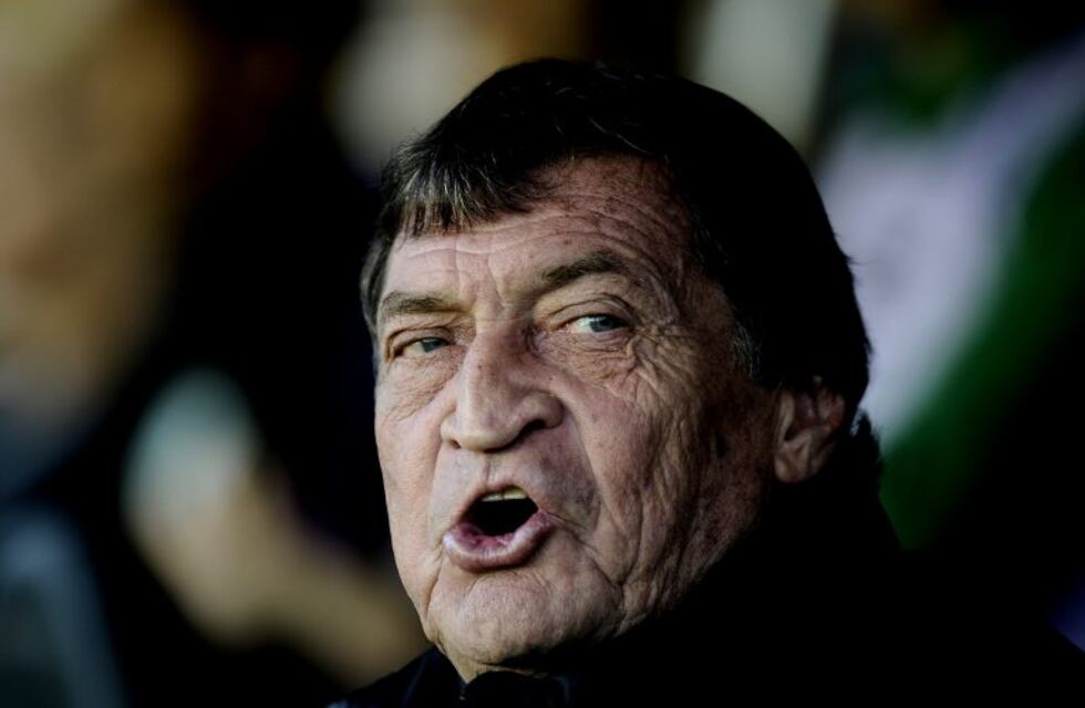 Julio Falcioni salió de terapia intensiva y espera el alta médica