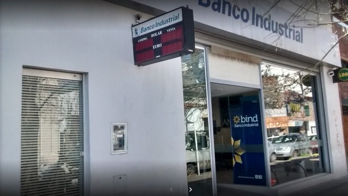Robo comando en la sucursal platense del Banco Industrial