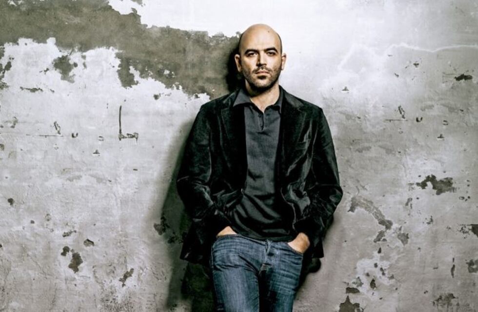 La trágica vida cotidiana del periodista que lleva 15 años escondido de la mafia