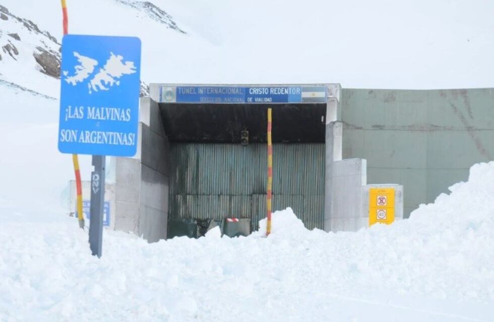 Cierran el paso Cristo Redentor por temporal en Alta Montaña