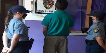 El agresor fue apresado por personal de la Comisaría de la Mujer\u002E