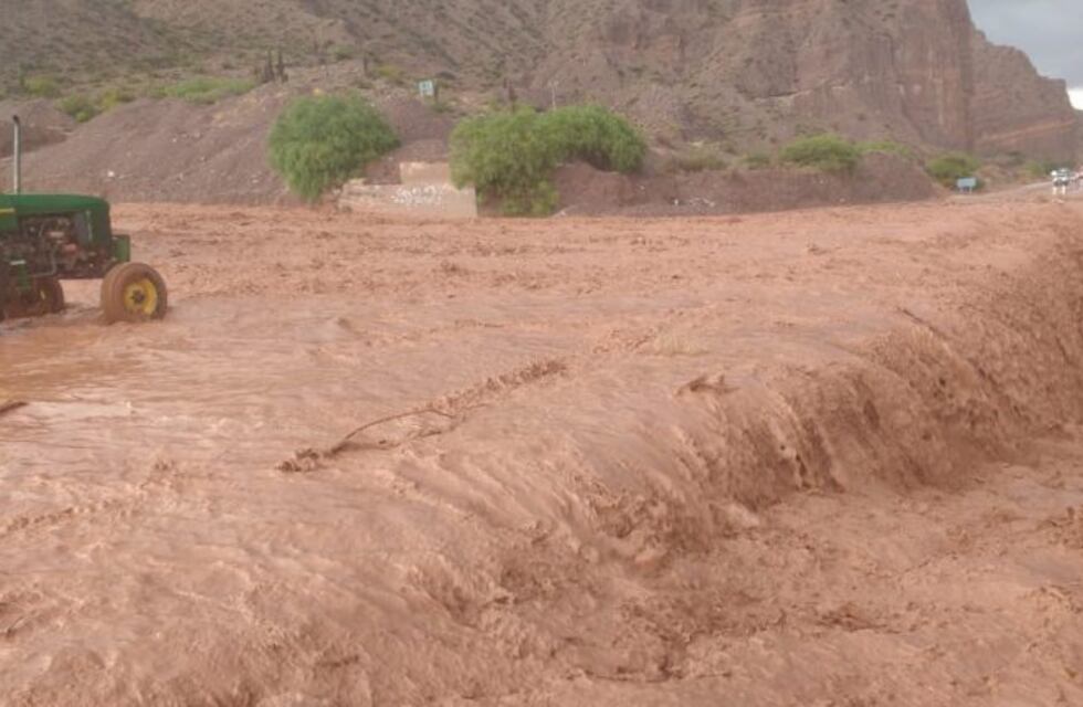 Un temporal provocó el corte de ruta en dos tramos de la Quebrada de Humahuaca