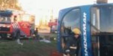 Micro de Andesmar volcu00f3 el Cu00f3rdoba.