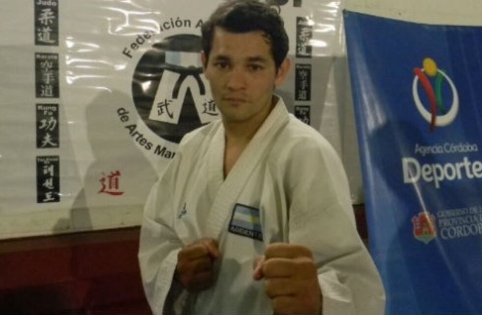 El karateca con discapacidad auditiva que le hace frente a la cuarentena