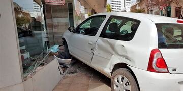 El accidente ocurrió en pleno centro de la ciudad de Río Cuarto\u002E (Foto Puntal)