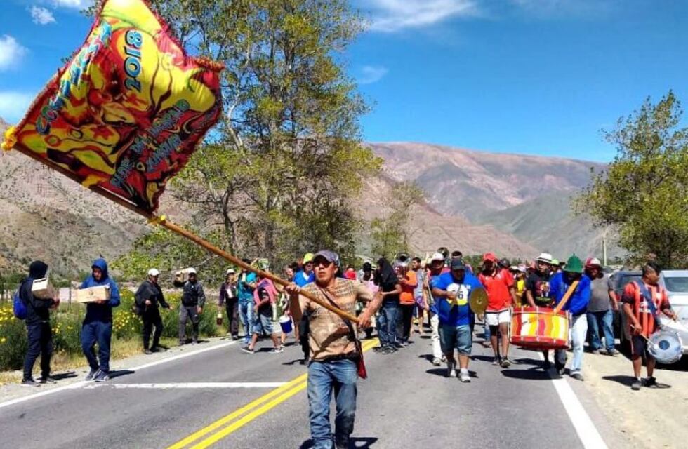 Comparsas de Purmamarca comienzan a despedir el carnaval